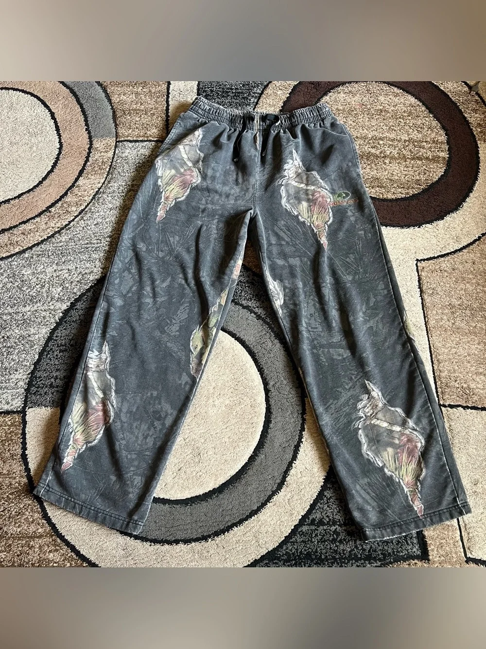 Men’s  Y2K Mossy Oak Eclipse camo sweatpants Size Medium